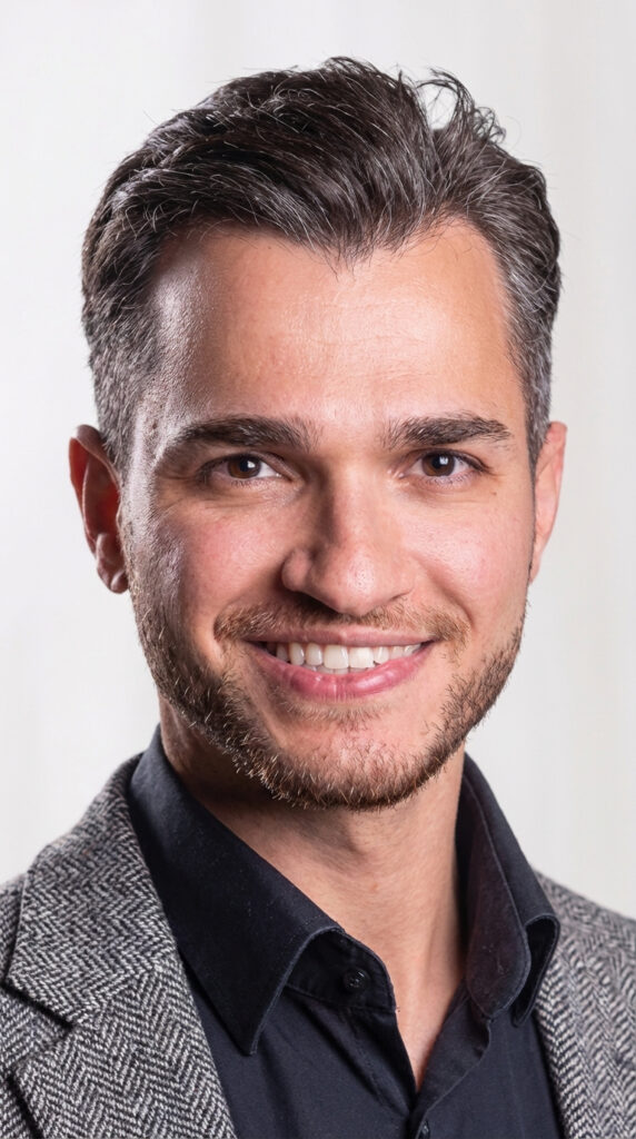 image 202601261709 572x1024 1